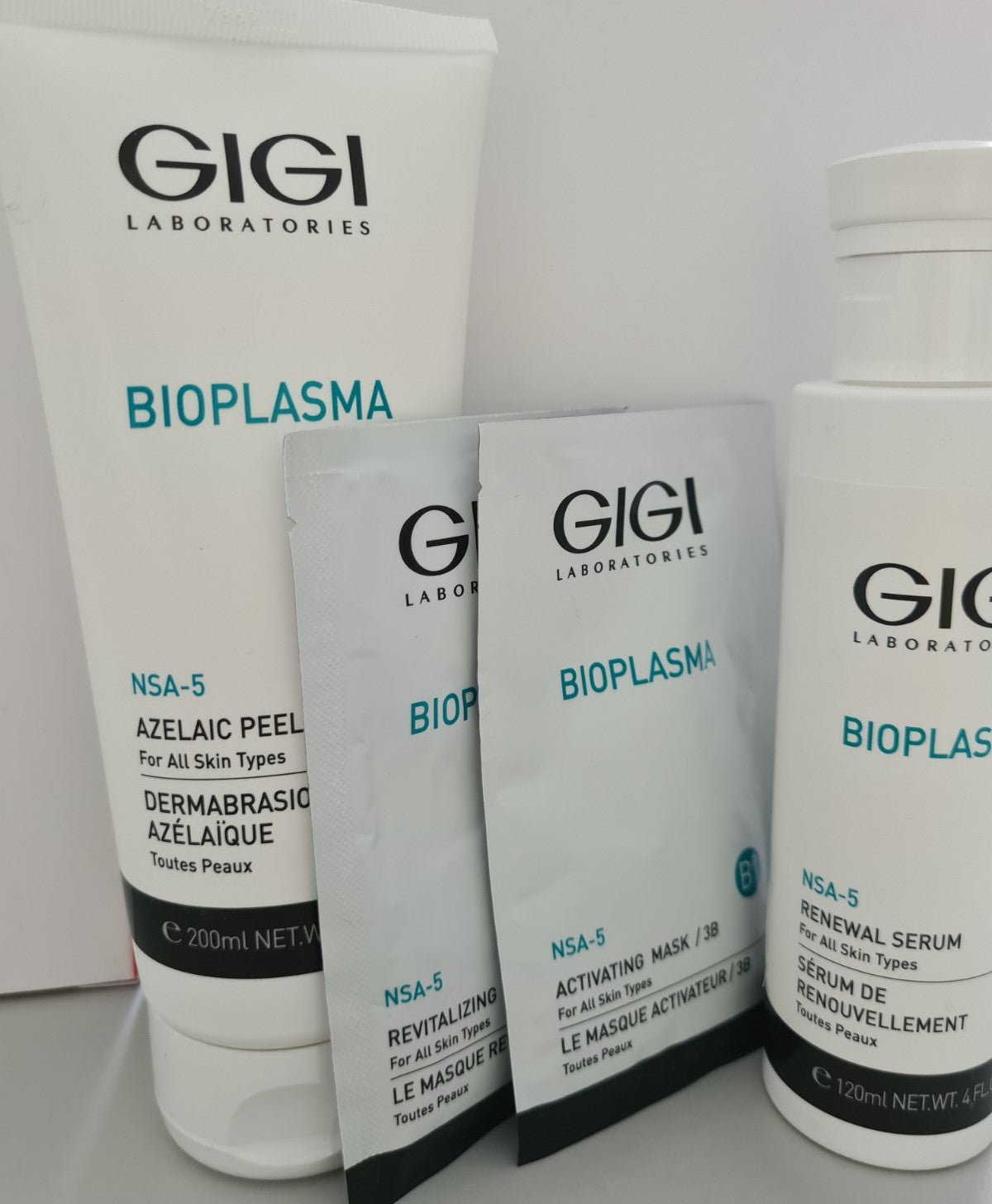 'Bioplasma Behandlungsset Inhalt:  1x Bioplasma Azelain Peeling Gel, 1xBioplasma Hautverjüngendes Serum, 10x 20 ml Bioplasma Revitalisierende Maske, 10x 20 ml Bioplasma Aktivierungsmaske'